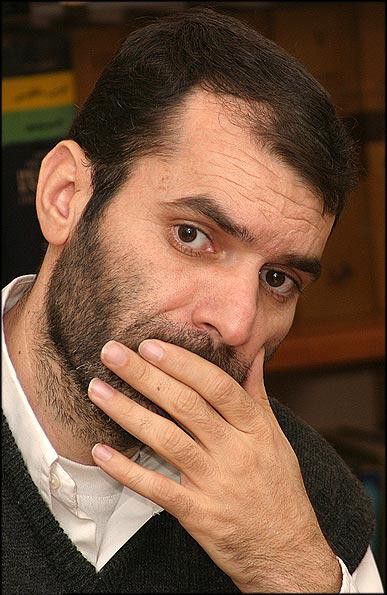  پاسخ مسعود ده‌نمكي به یکی از کارگردان‌های سینمای ایران: «می‌فهمم دیدن خودتان در نقش حاج صالح در فیلم که شریفی نیا بازی کرده چقدر درد آور است »